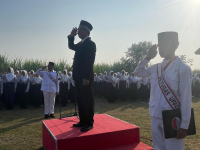 PERINGATI HARI KEMERDEKAAN RI KE â€“ 80 MTsN 9 JOMBANG GELAR UPACARA  DENGAN KHIDMAT